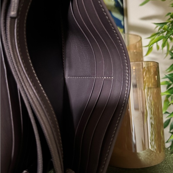 Gucci Mauve and Tan Monogram Wallet - Picture 9 of 12